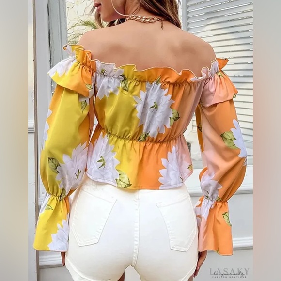 Tropical Floral Off the Shoulder Blouse. - Picture 8 of 15